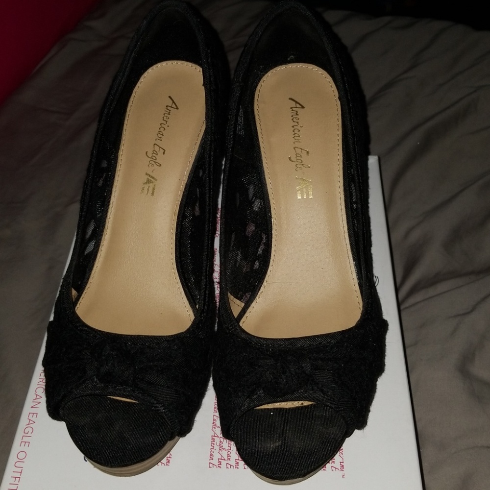 Black Wedges